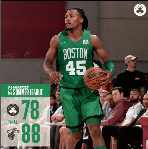 拜仁官方：格纳布里因膝盖问题缺席今日比赛（拜仁通告：格纳布里膝伤无缘今日比赛）