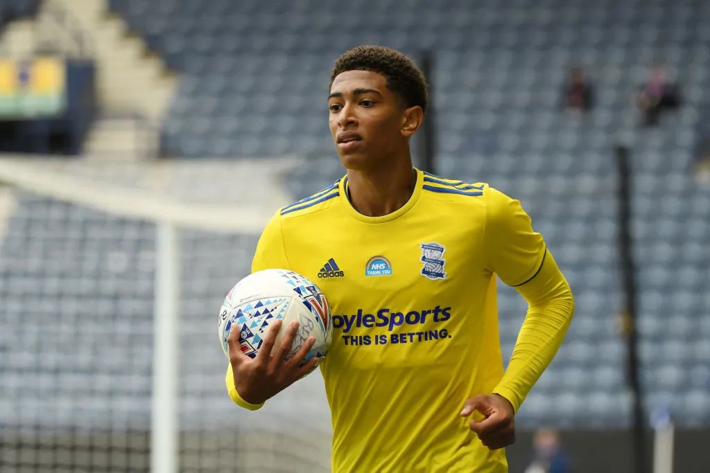 TA：孔帕尼相较图赫尔谦逊很多，不会对高层、球员评头论足