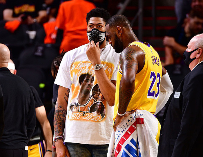 6场贡献9球1助攻，卡扎伊什维利当选中超9／10月最佳球员（6战斩9球+1助，卡扎伊什维利荣膺中超9-10月最佳球员）