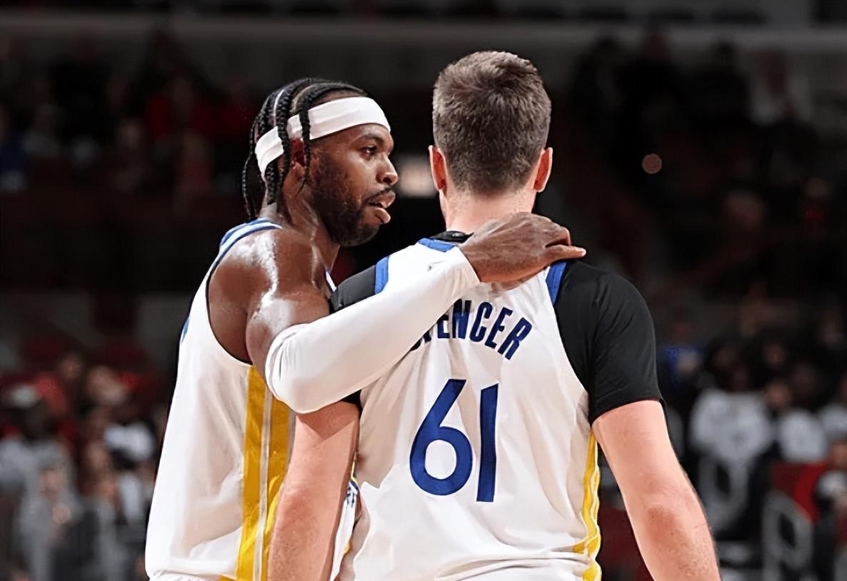 索尔斯克亚拿到了足球史上最漂亮的战术红牌！（索尔斯克亚上演足坛最经典的战术红牌）