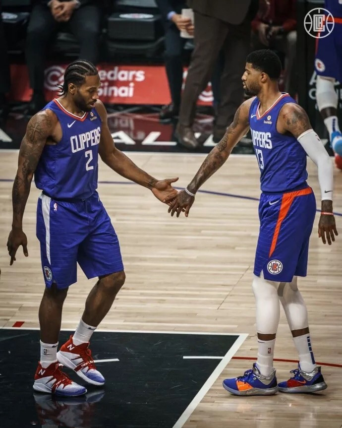 罗马诺：在内马尔遭遇重伤前，有多家俱乐部密切关注他的动态（罗马诺：内马尔重伤前，众多俱乐部高度关注他的动向）