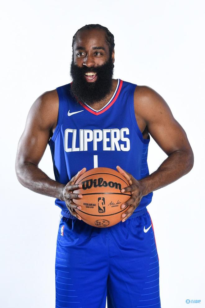 篮球篮网球队新援快速融入战术体系（篮网新援迅速契合球队战术体系）