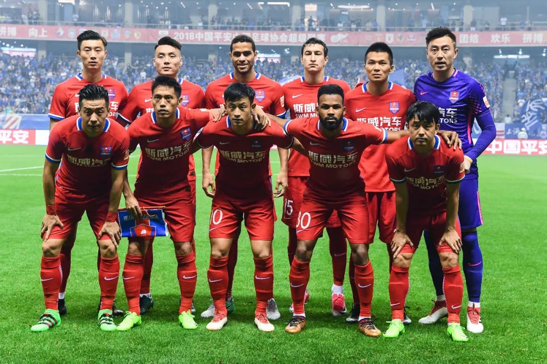 共和报：米兰正考虑冬窗签回41岁的蒂亚戈-席尔瓦（共和报：米兰考虑冬窗重签41岁蒂亚戈-席尔瓦）