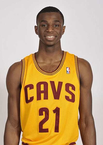 判断力决定高度（凭判断力抵达高度）