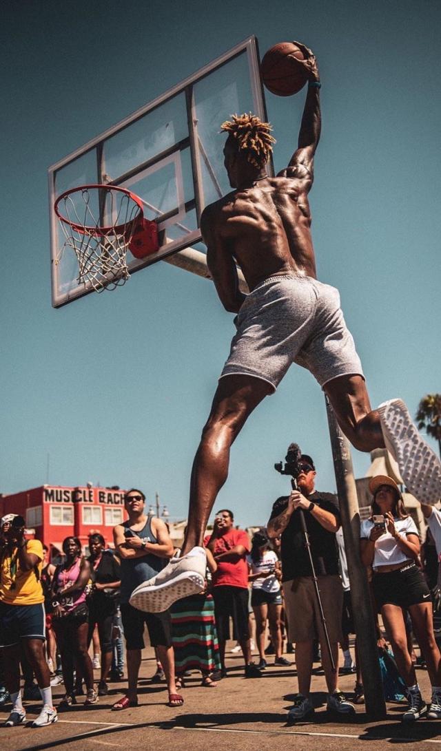 迈克·布朗谈沙梅特右肩伤情：将在未来几天接受全面评估（迈克·布朗称沙梅特右肩伤势将于近日进行全面评估）