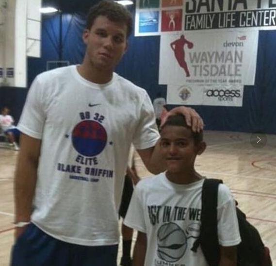 费迪南德：见到巴乔让我非常激动，那仿佛让我回到了童年时代（费迪南德：见到巴乔让我热血沸腾，仿佛瞬间回到童年）