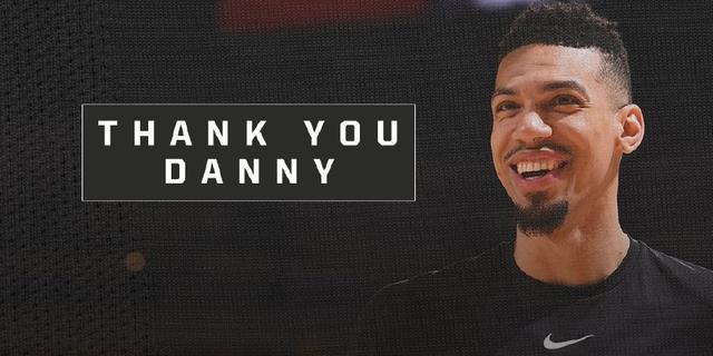 40多位体操爱好者在厦考级！难？并不难（厦门40余名体操爱好者参加考级：难吗？其实不难）